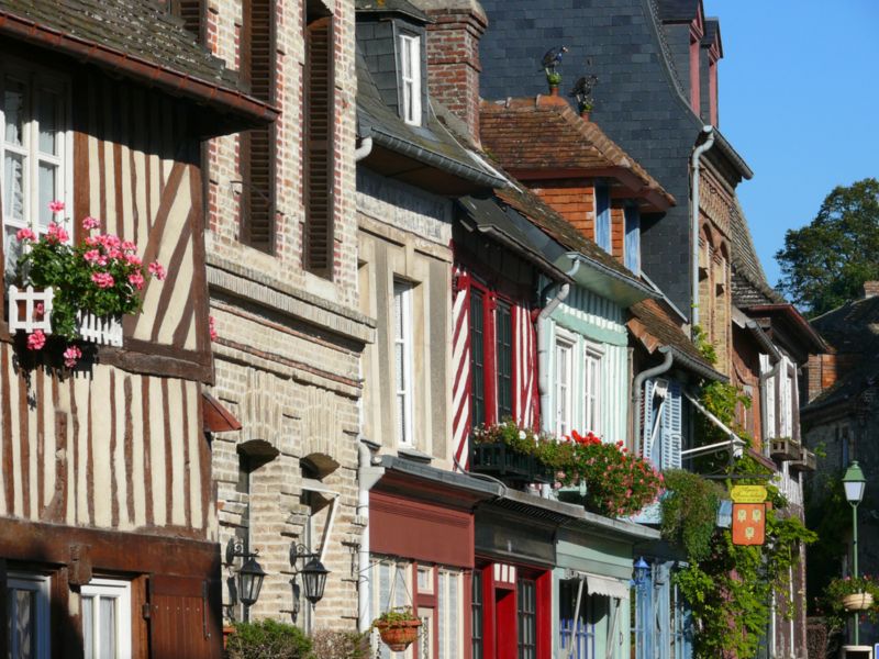 Camping du Calvados en Normandie : Architecture typique des maisons normandes.